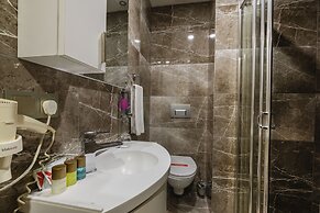 Ayramin Deluxe Hotel