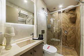 Ayramin Deluxe Hotel