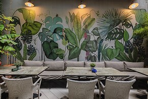 Ayramin Deluxe Hotel