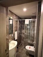 Ayramin Deluxe Hotel