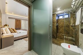 Ayramin Deluxe Hotel