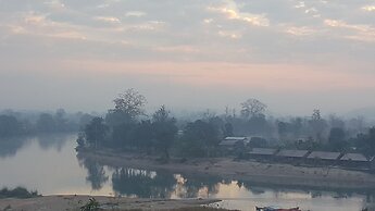 Red Dragon Hotel Hsipaw
