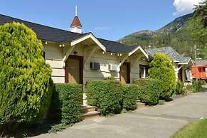 Totem Motel