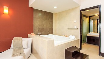 Aldea Thai by Stella Rentals
