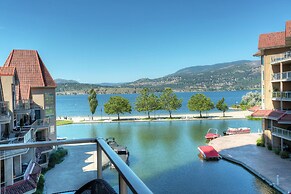 Sunset Waterfront Resort by DKRA