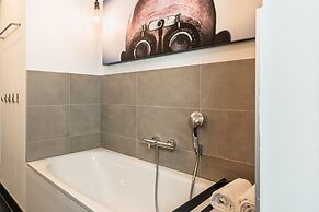 Eye Hotel