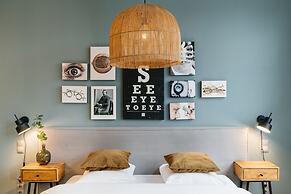 Eye Hotel