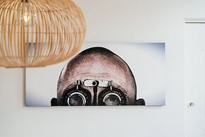 Eye Hotel