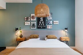 Eye Hotel