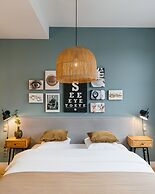 Eye Hotel