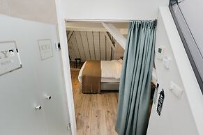 Eye Hotel