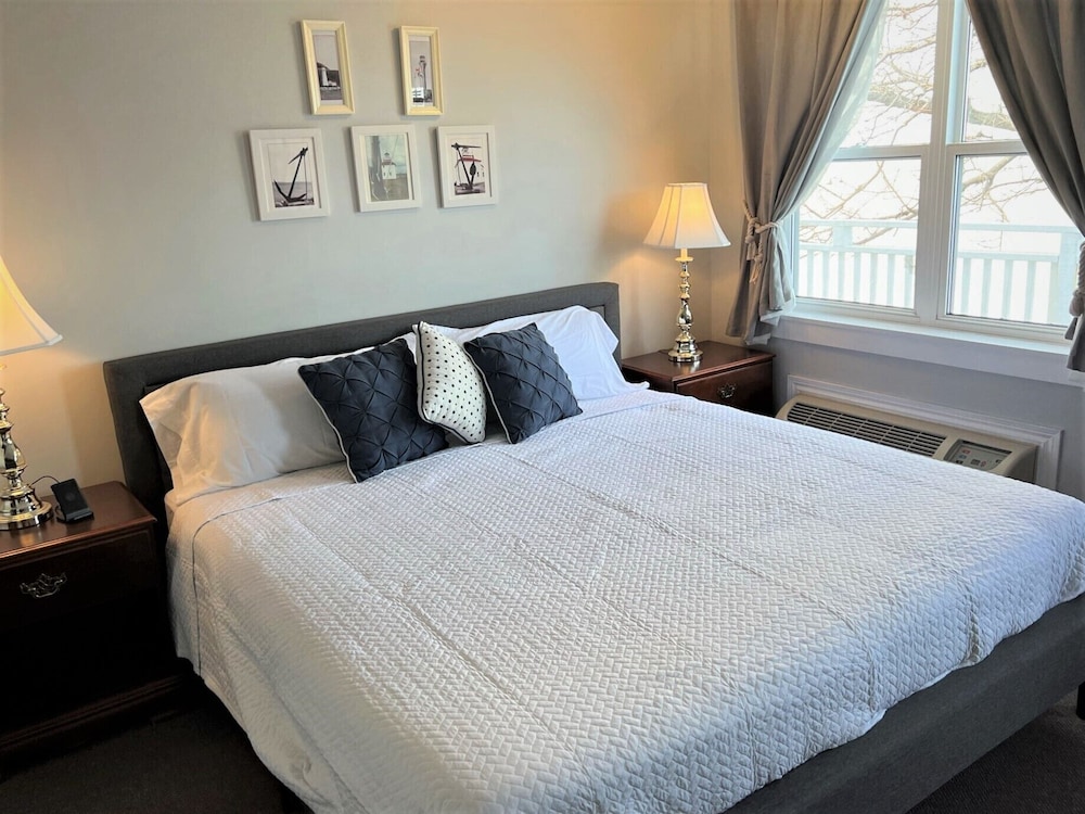 Come From Away B&B Inn