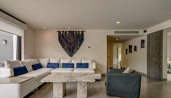 NICK PRICE by Stella Rentals