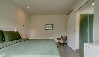 NICK PRICE by Stella Rentals