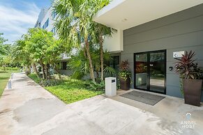 NICK PRICE by Stella Rentals