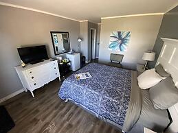 Pines Motel