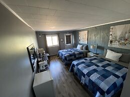 Pines Motel