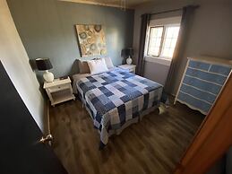 Pines Motel