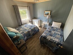 Pines Motel