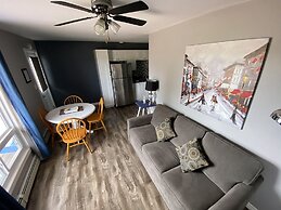 Pines Motel