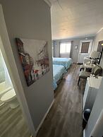 Pines Motel