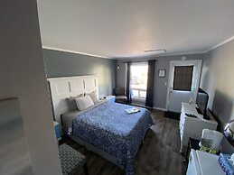 Pines Motel