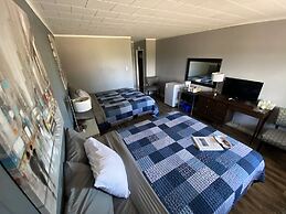 Pines Motel