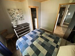 Pines Motel