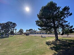 Pines Motel