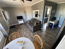 Pines Motel