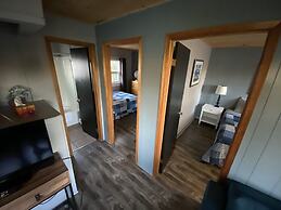 Pines Motel