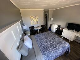 Pines Motel
