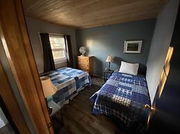 Pines Motel