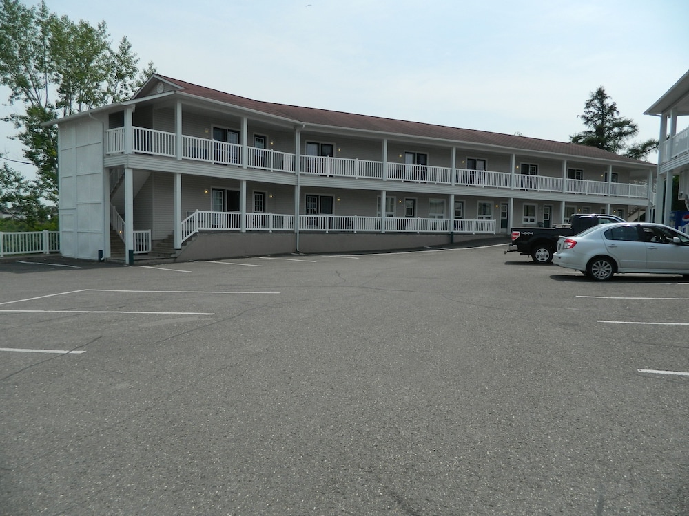 Hill Top Motel & Restaurant