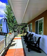 Crescent Motel
