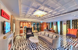 Madera Hollywood