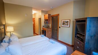 Timberline Lodges by Fernie Lodging Co