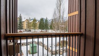 Timberline Lodges by Fernie Lodging Co