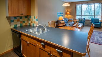 Timberline Lodges by Fernie Lodging Co