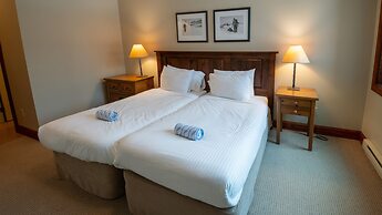 Timberline Lodges by Fernie Lodging Co