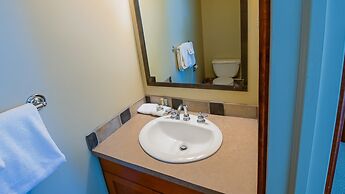 Timberline Lodges by Fernie Lodging Co