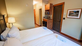 Timberline Lodges by Fernie Lodging Co