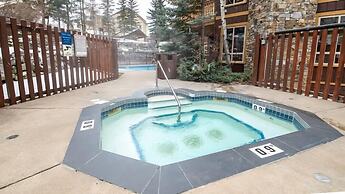 Timberline Lodges by Fernie Lodging Co