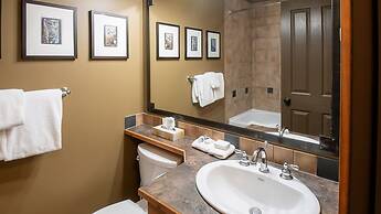 Timberline Lodges by Fernie Lodging Co