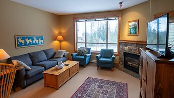 Timberline Lodges by Fernie Lodging Co