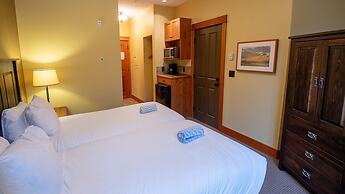 Timberline Lodges by Fernie Lodging Co