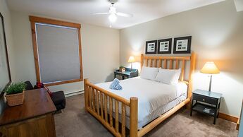 Timberline Lodges by Fernie Lodging Co