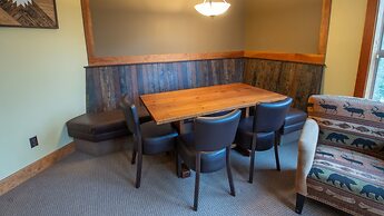 Timberline Lodges by Fernie Lodging Co