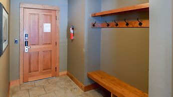 Timberline Lodges by Fernie Lodging Co