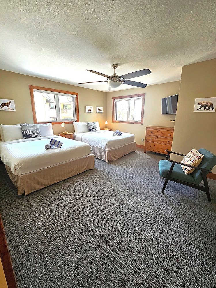 Timberline Lodges by Fernie Lodging Co